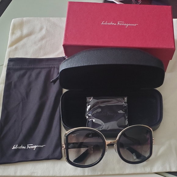 Salvatore Ferragamo Accessories - Salvatore Ferragamo Sun Glasses